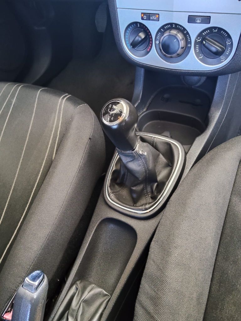 Opel corsa D 1.3 CDTI