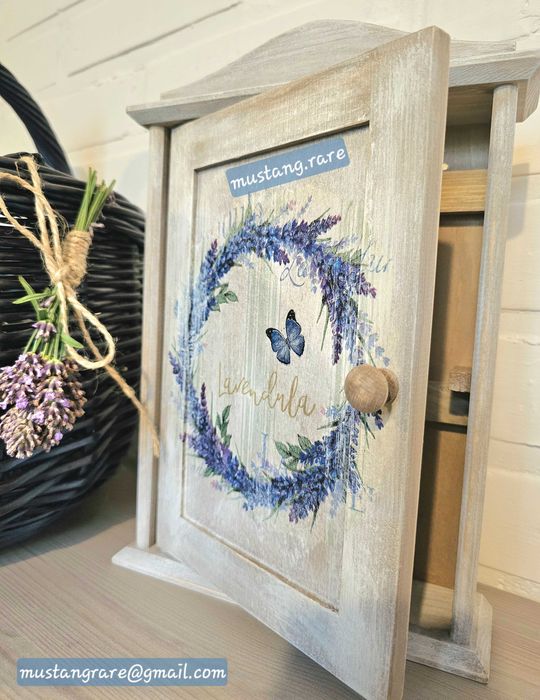 Szafka na klucze. Klucznik lawendowy