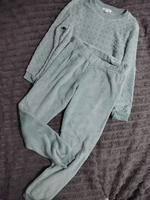 Піжама велюрова стан нової  кофта штани