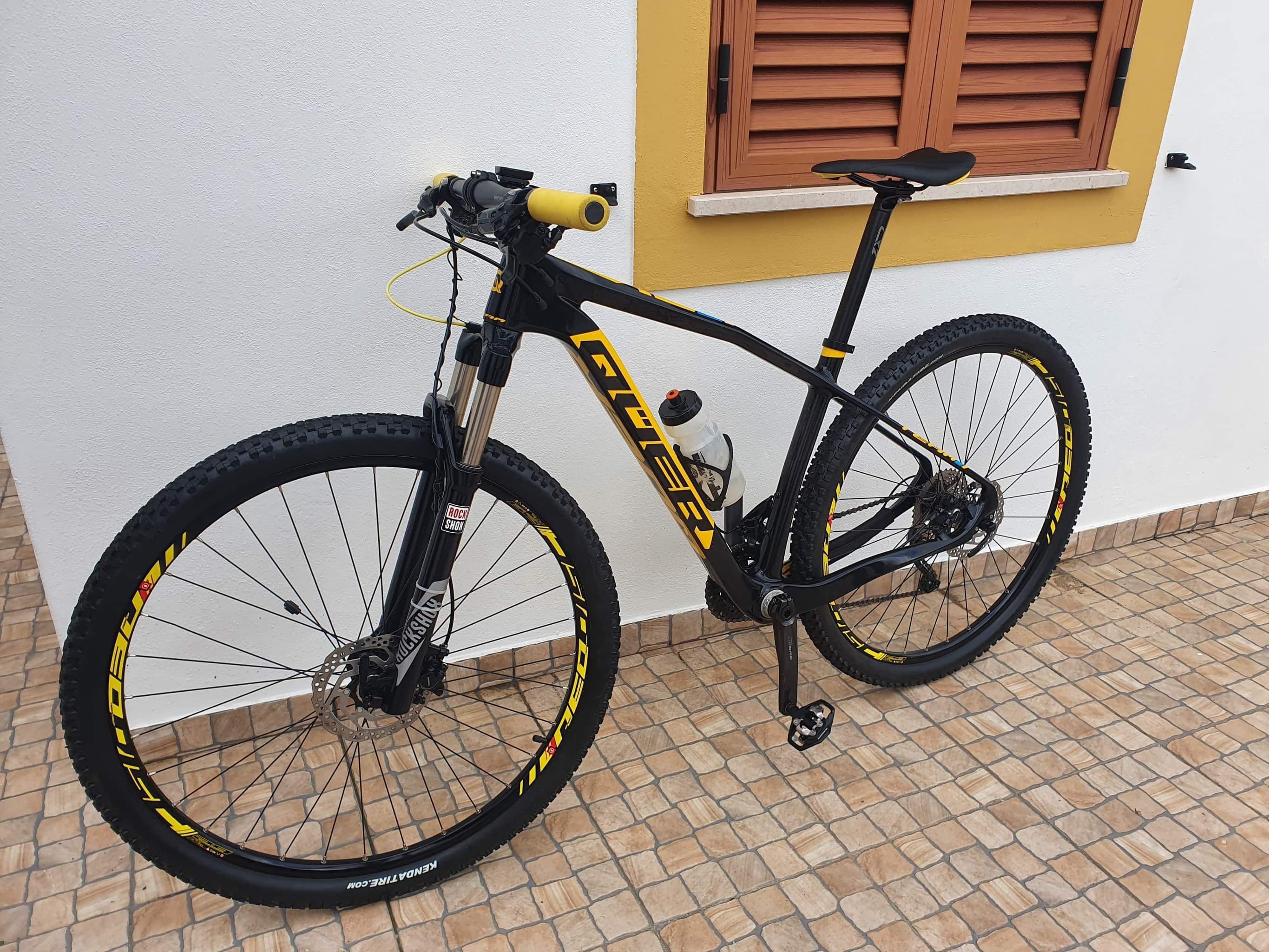 Bicicleta BTT Carbono