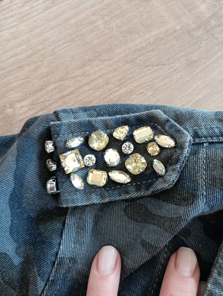 Kurtka a'la jeans militarna ozdobne kamienie