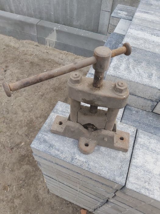 Imadło hydrauliczne