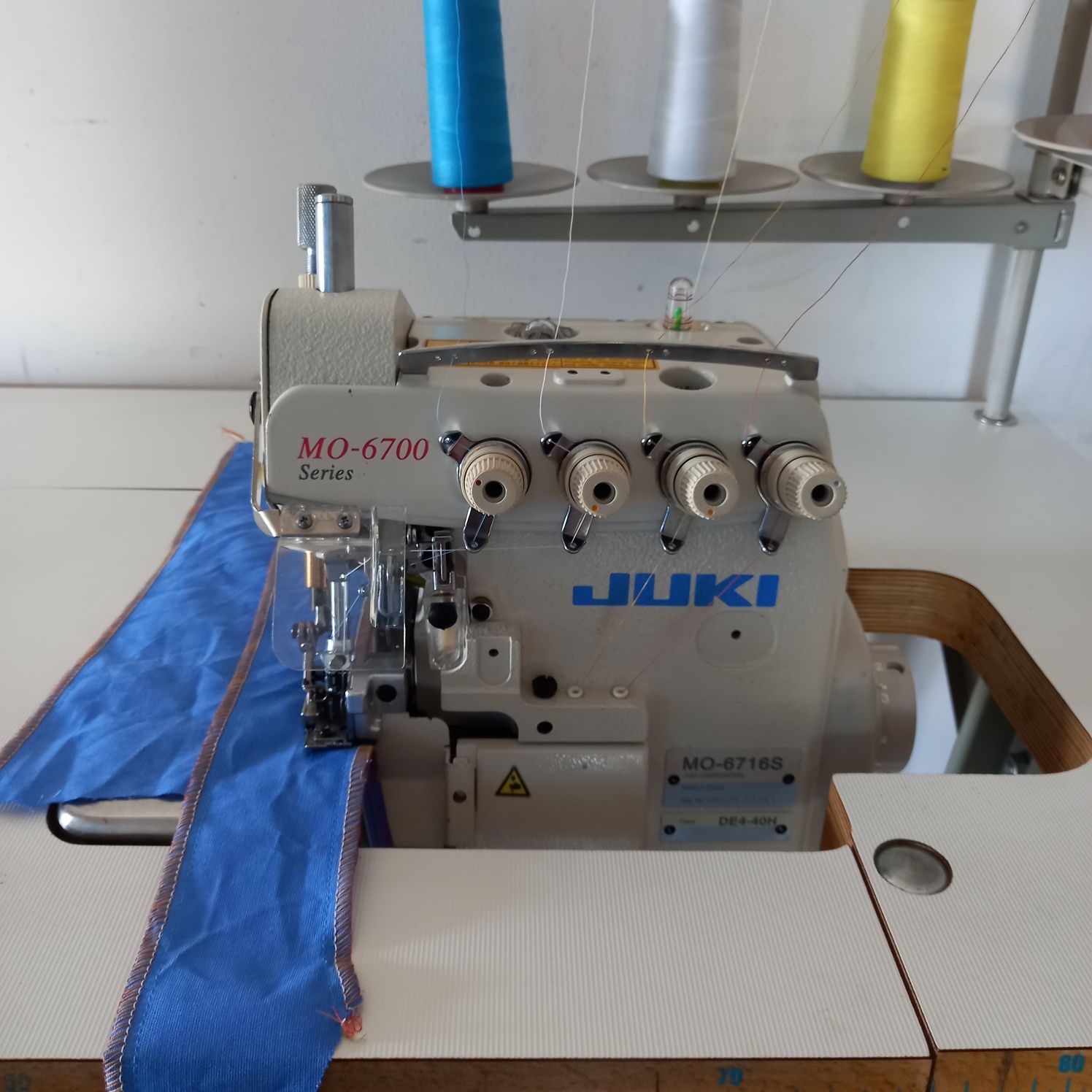 Overlock Juki MO 6716 S- 5-nitkowy owerlok,