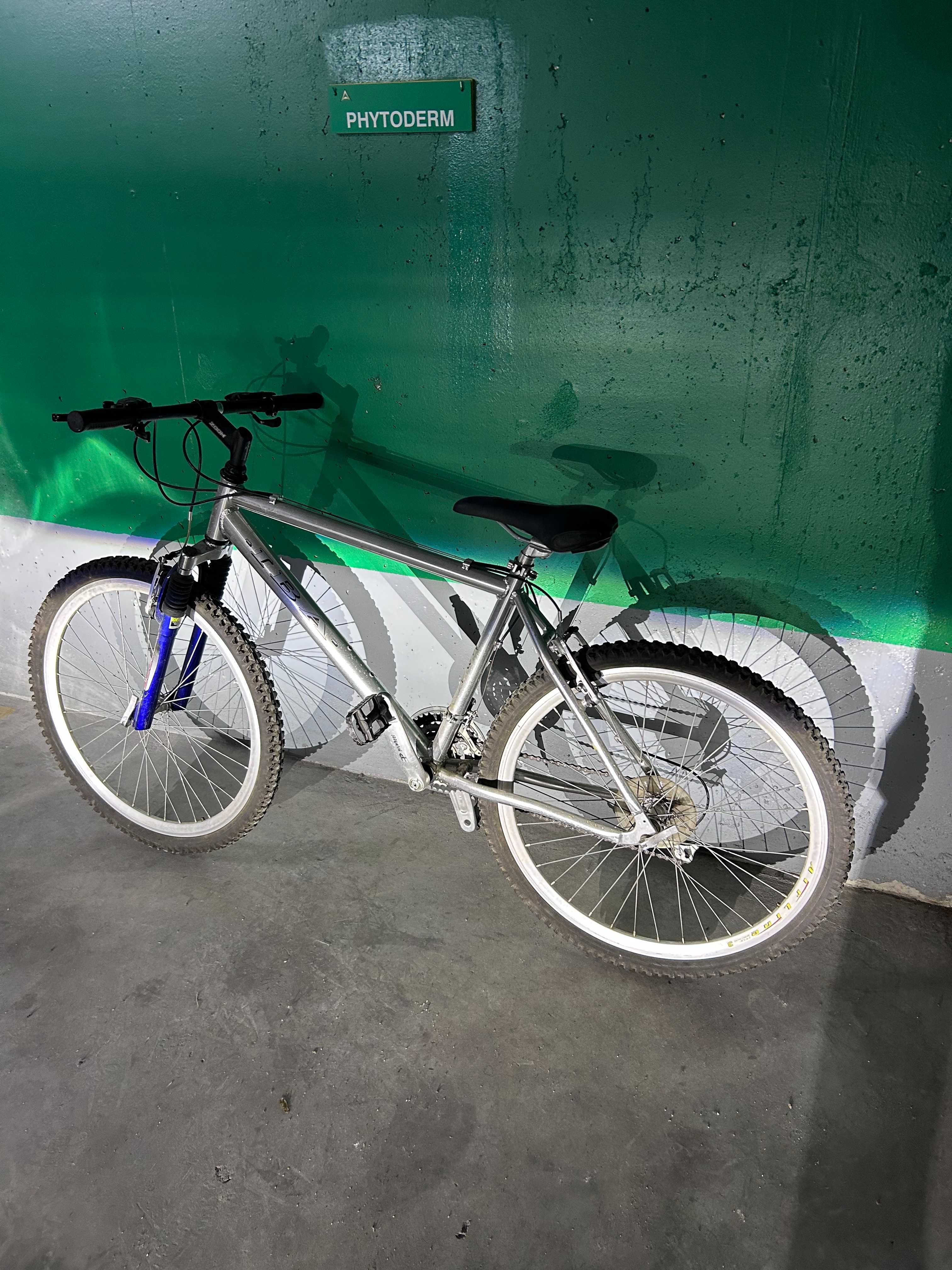 bicicleta IBA quase nova