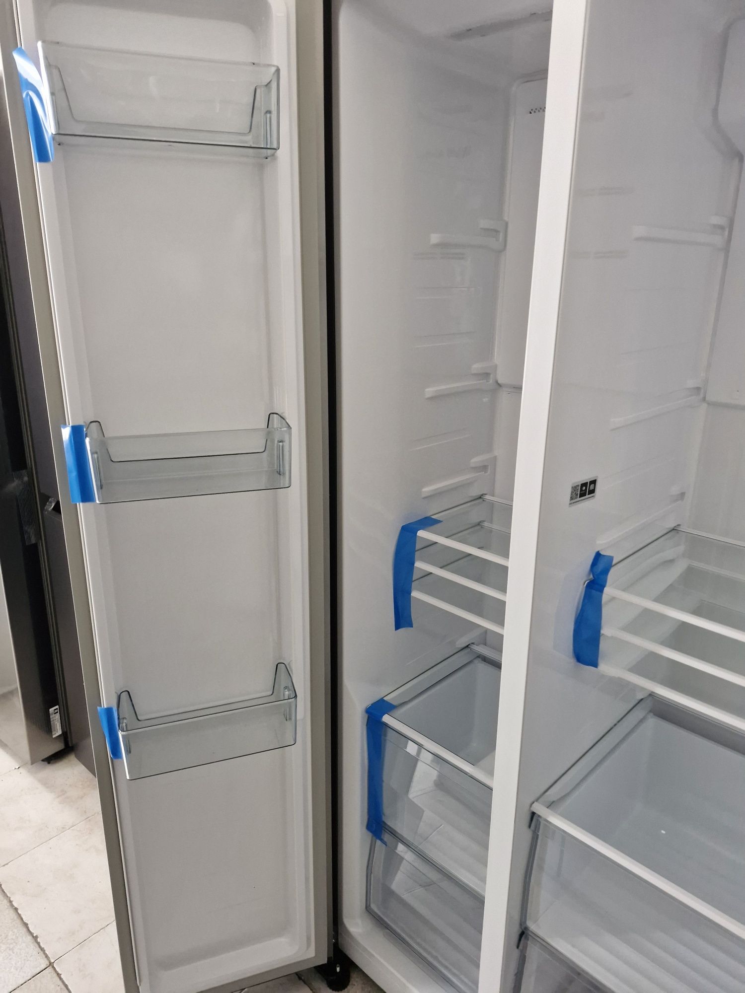 Frigorífico Americano com dispensador de agua hisense no frost