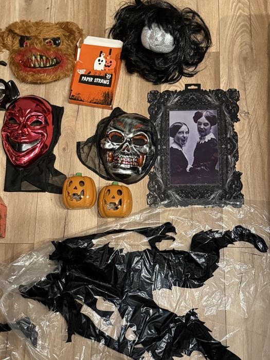 Halloween ozdoby zestaw impreza maski swieczniki dynia obrazy potwory