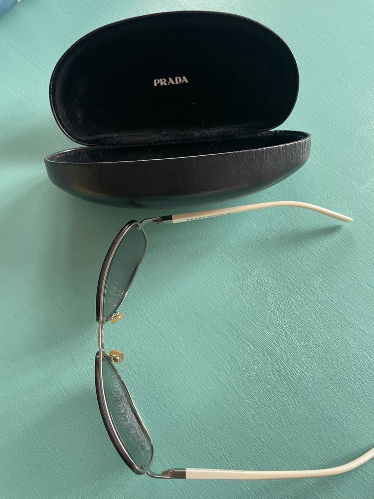 Oculos de sol Prada