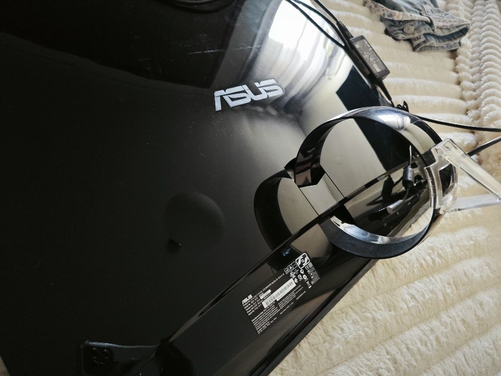 Monitor ASUS preto