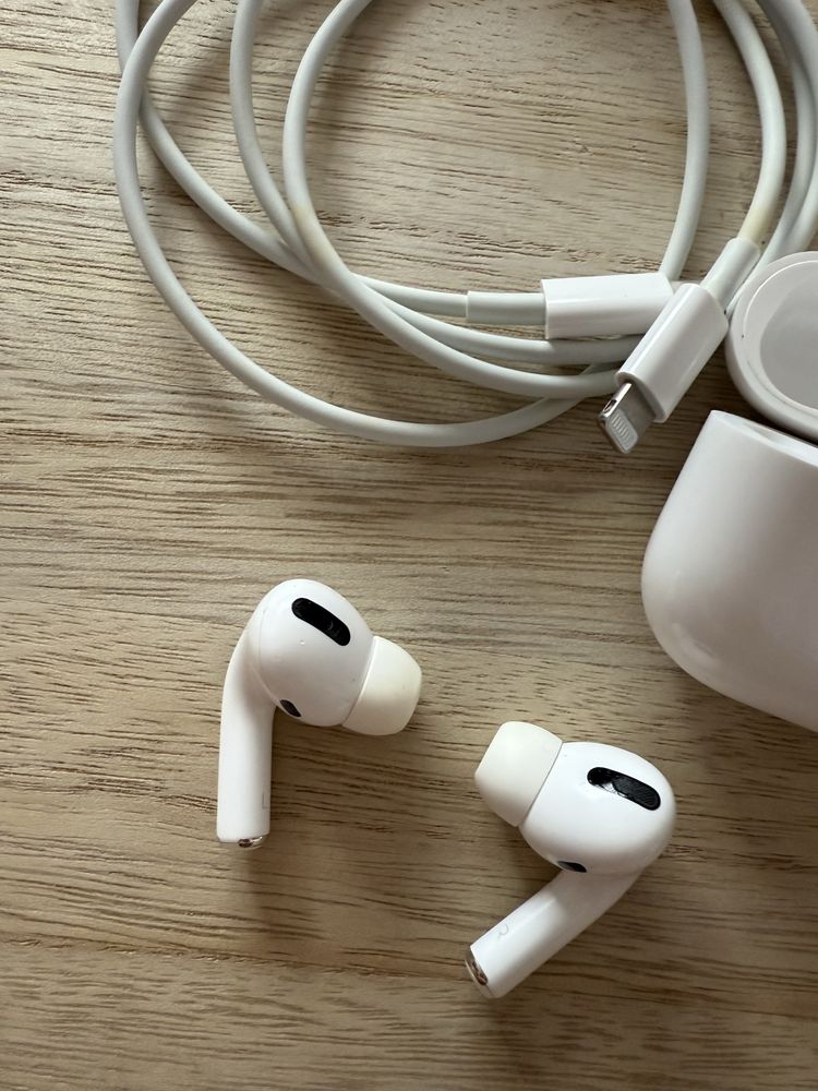 Apple AirPods PRO