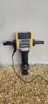 Młot wyburzeniowy kujący udarowy DEWALT D25981 HEX 28mm 2100W 62J 31kg