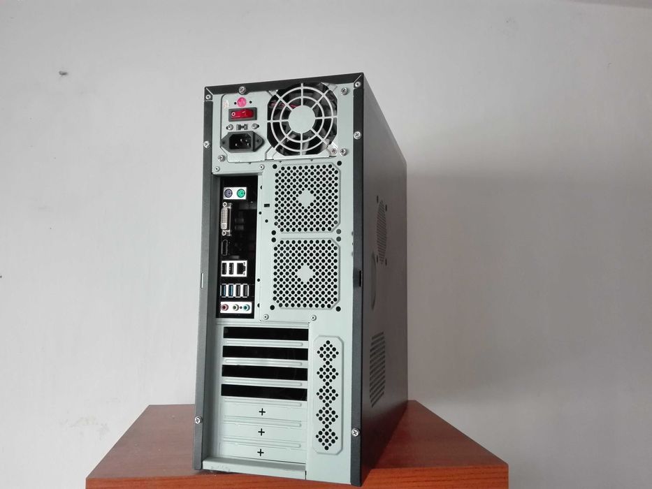 Комп'ютер HP Z220 Core i3 3240 /8Gb