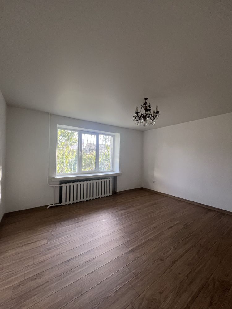 Продам трикімнатну квартиру