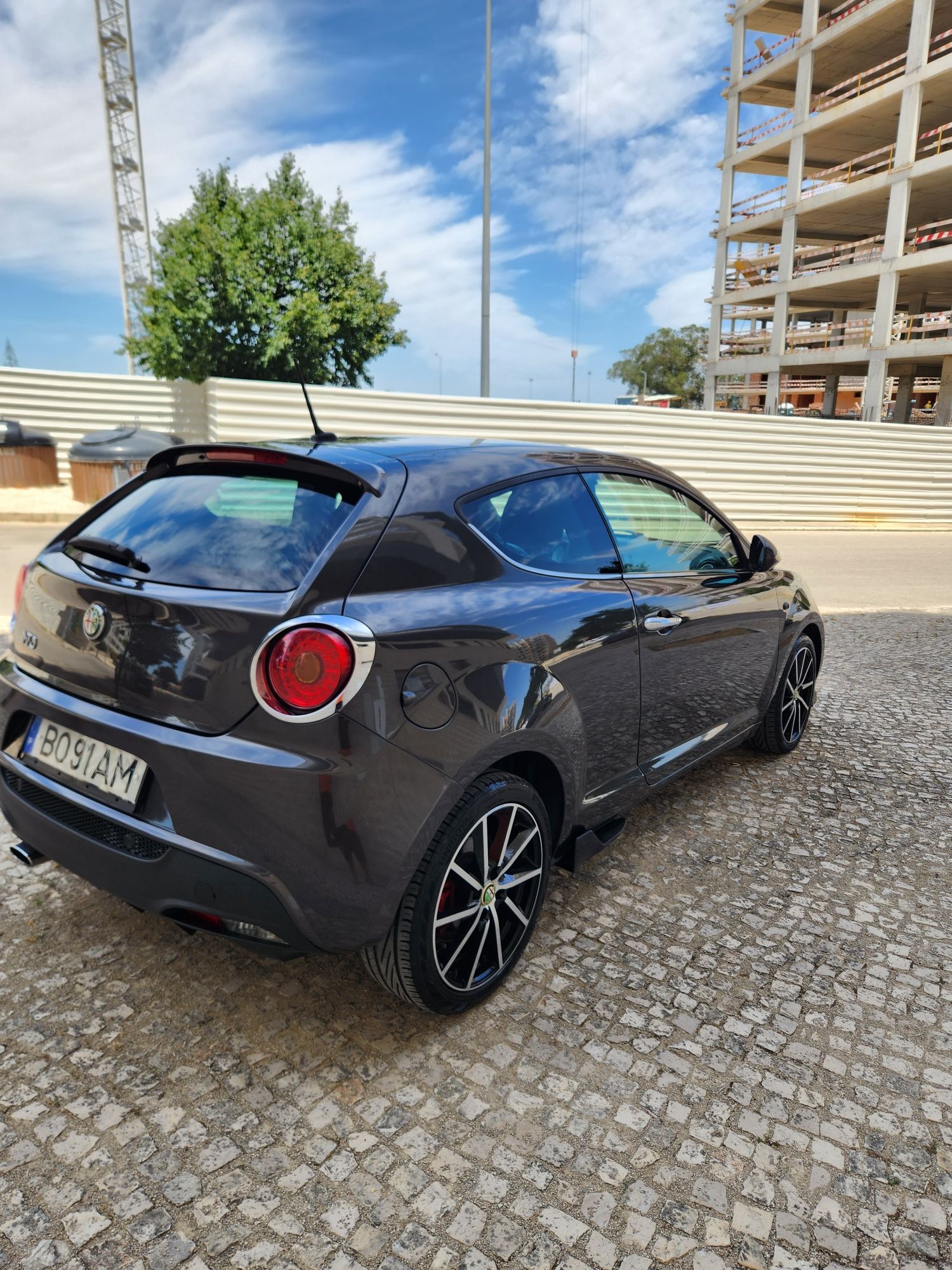 Alfa Romeo Mito full extras ano 2013 com 177.000 km impecável Aceito r