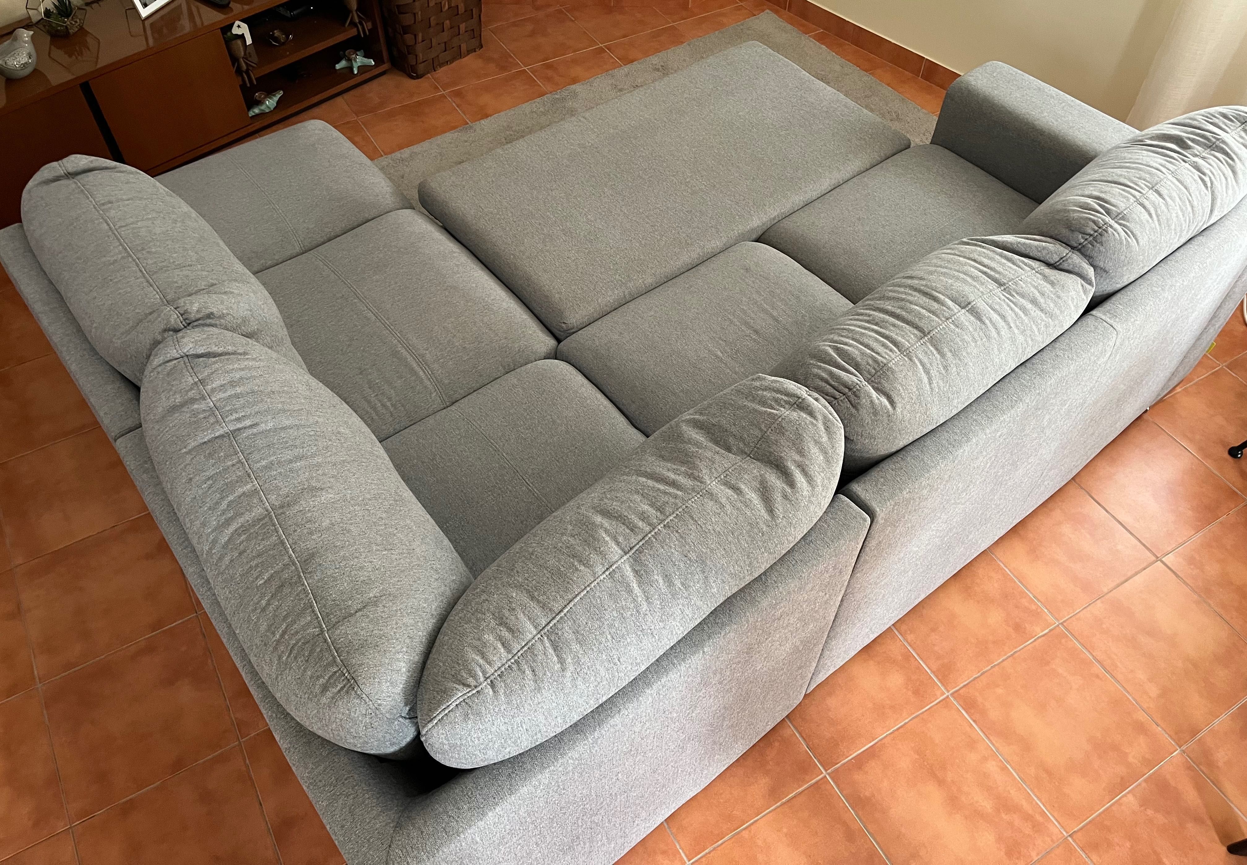 Sofá-cama em bom estado