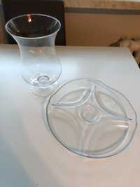 Szklany wazon i talerz na przekąski