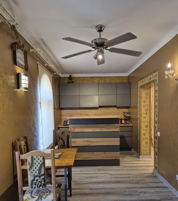 Автономний будинок для великої сім'ї в тихому місці++бізнес