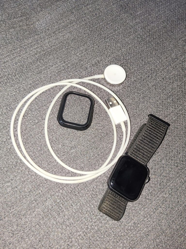 Apple Watch SE Nike Edition 40mm GPS + LTE