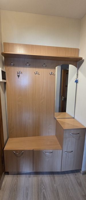 Меблі у передпокій