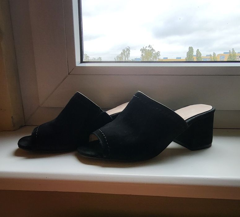 Klapki czarne na obcasie rozmiar 32