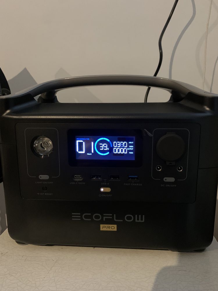 В наличии новая Зарядная станция Ecoflow Pro 720/1200Вт 220В Європа