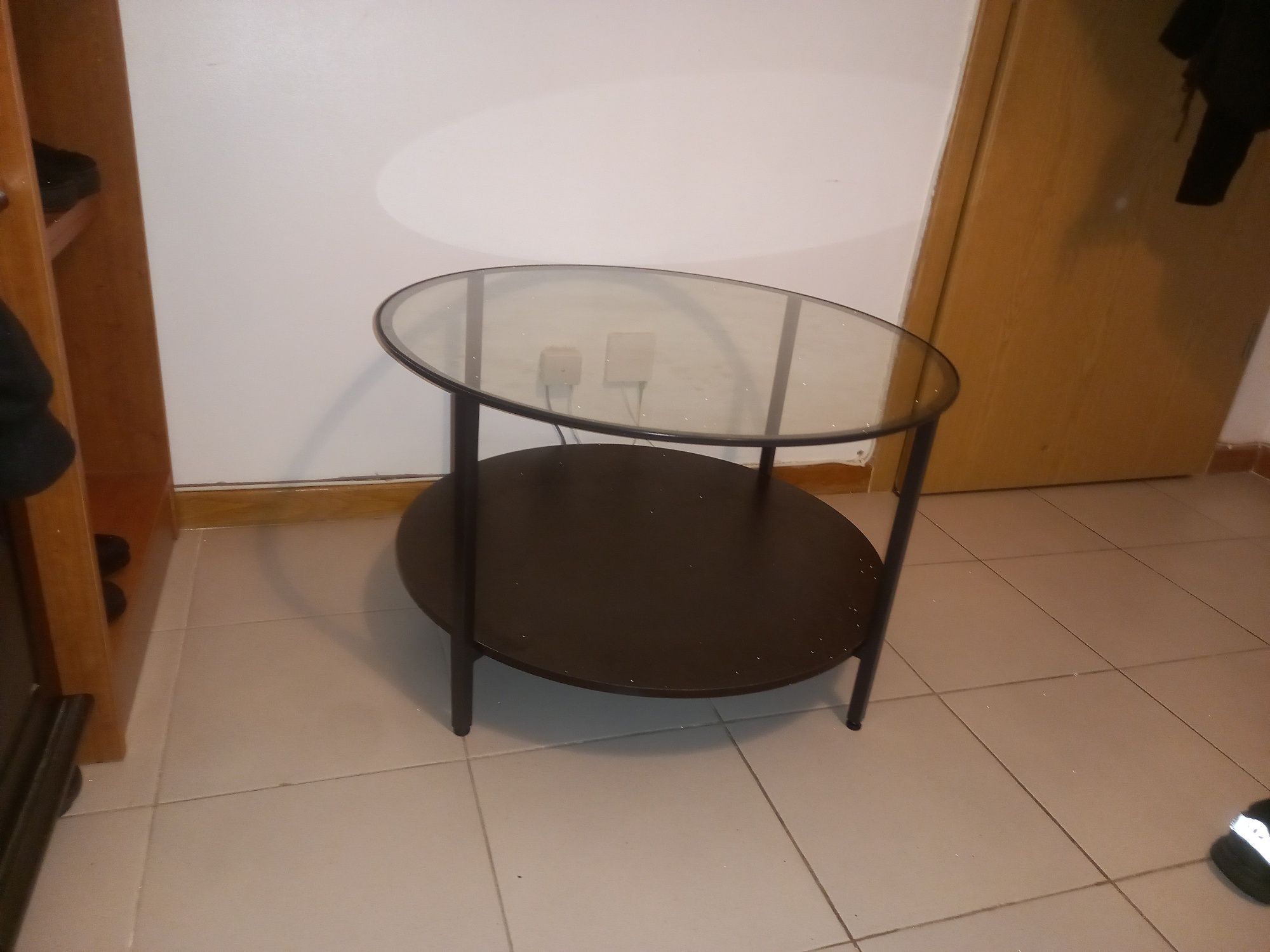 Mesa de vidro particamente noca