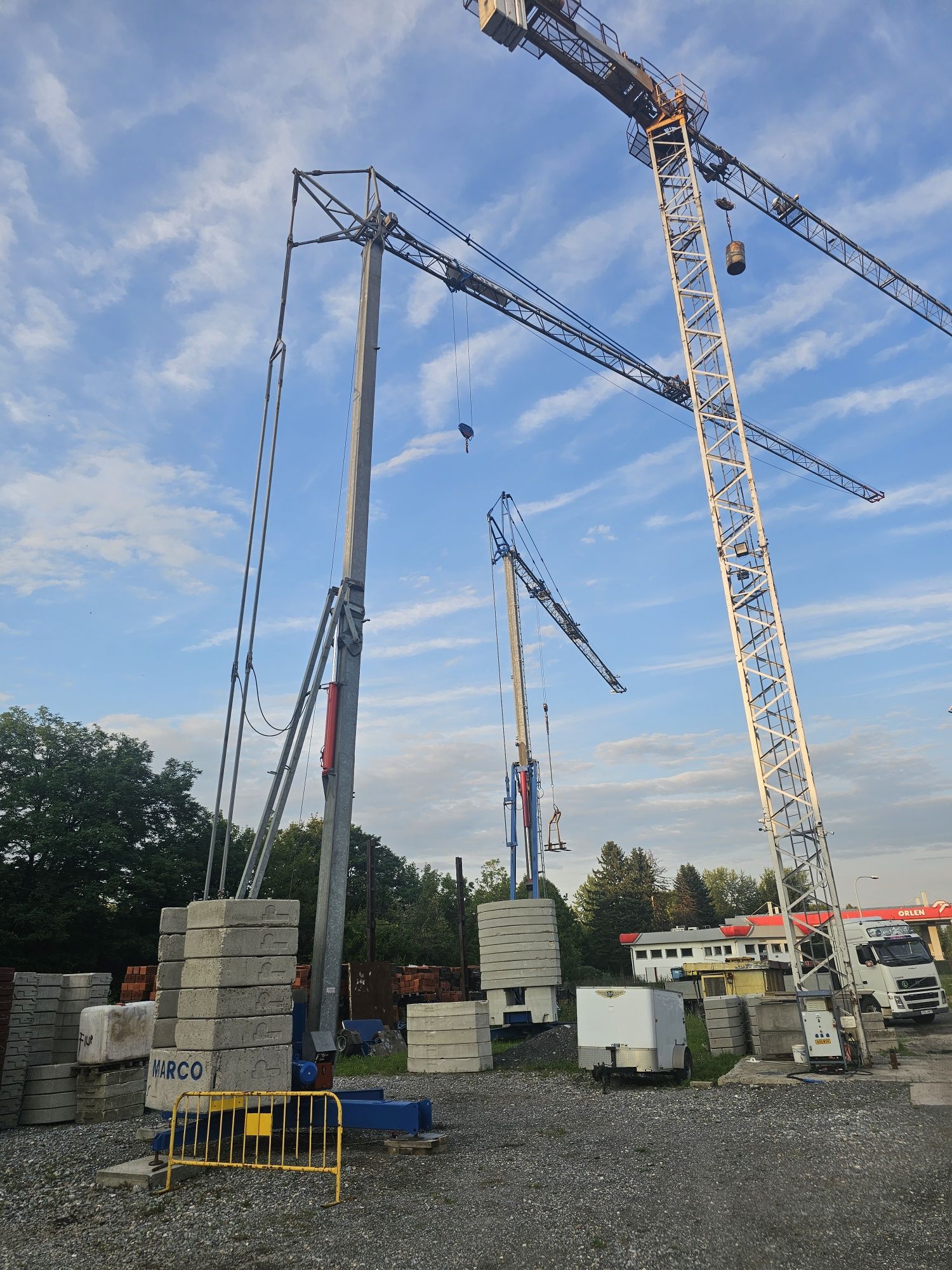 Żuraw szybkomontujacy 24 m 1500 kg UDT