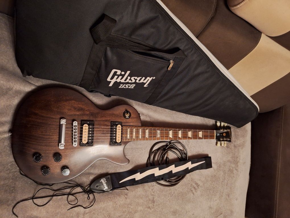 Gibson LPJ 2014 + Fender Mustang II