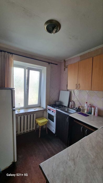 Продам 3 комн. квартиру 55 кв.м. на ул.Автозаводская 21 А,Куреневка