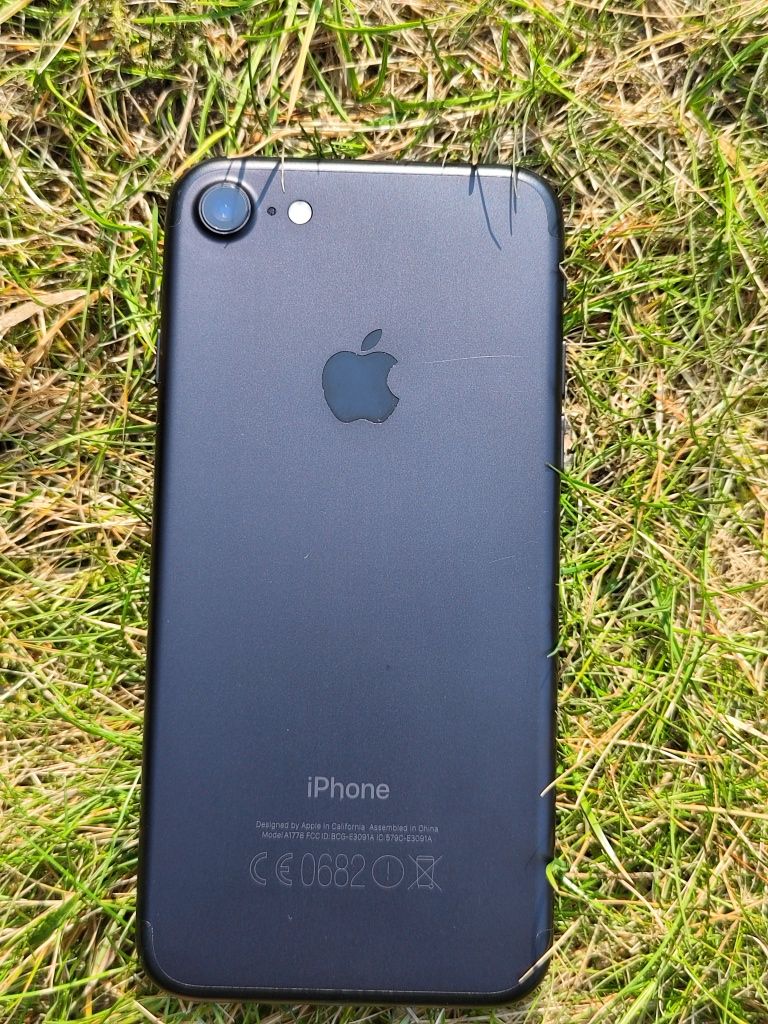 Apple iPhone 7 32GB w bdb++ stanie