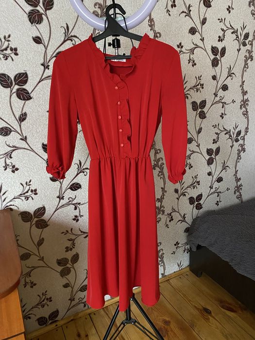 Продам сукню недорого