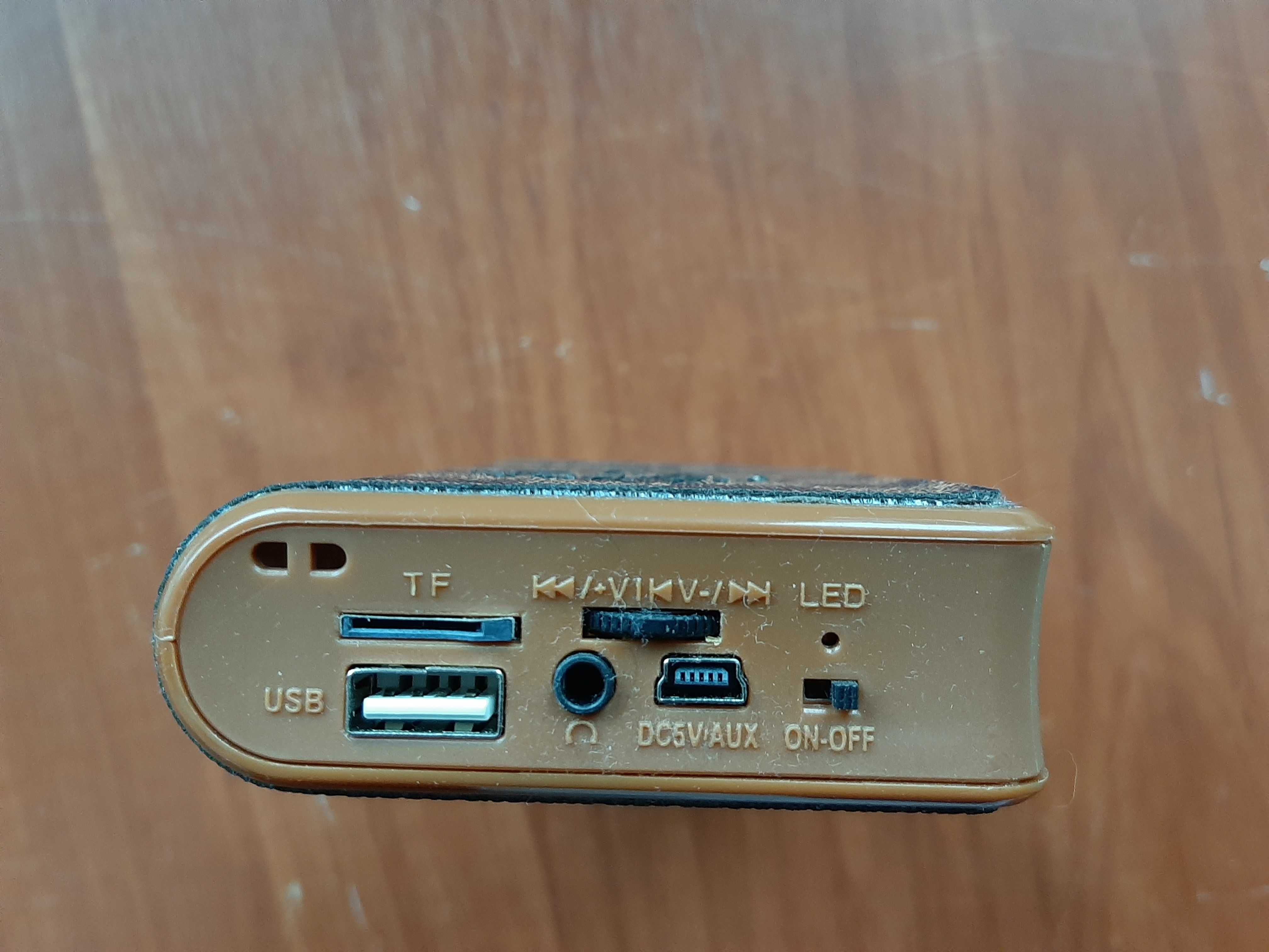 Przenośne radio / odtwarzacz / głośniczek Speaker HLD-800