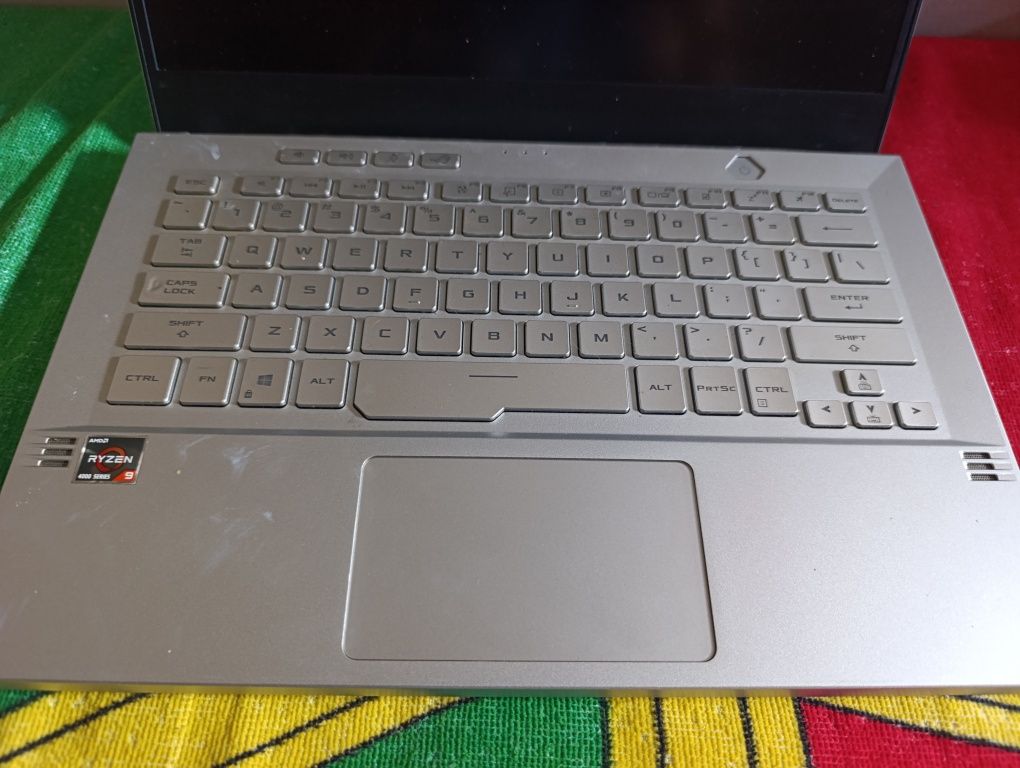 Rog Zephyrus G14 Avariado (Ryzen 9 - GeForce RTX 2060)