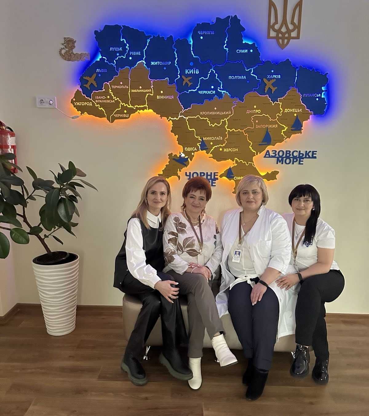 Дерев'яна мапа України з підсвіткою річки карта Украины с подсветкой