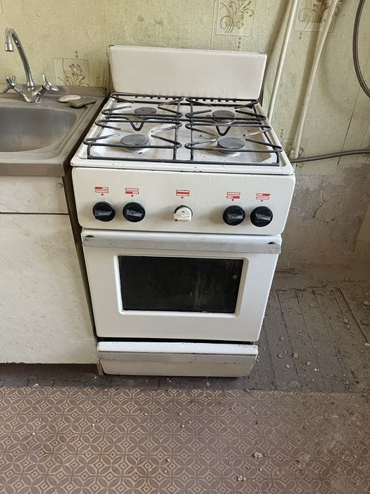 Продам газову плиту