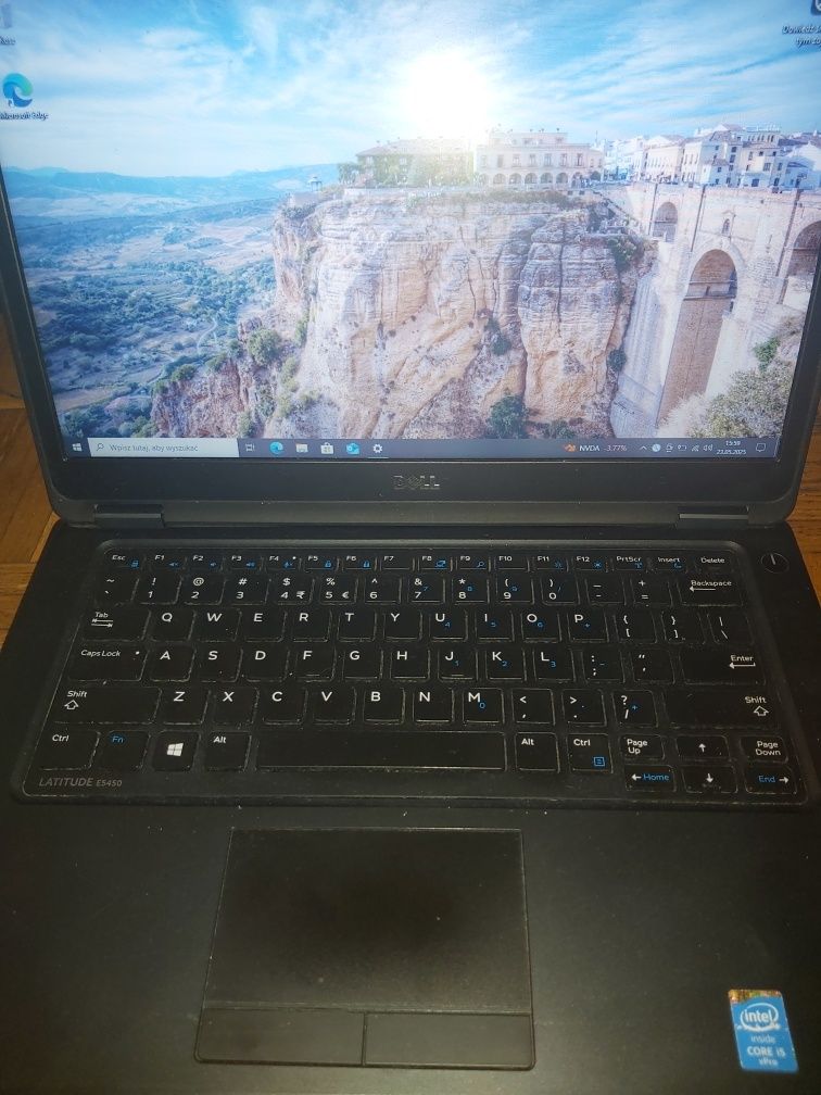 Laptop dell e5450 i5 5gen. 8gb ram 500gb HDD win10