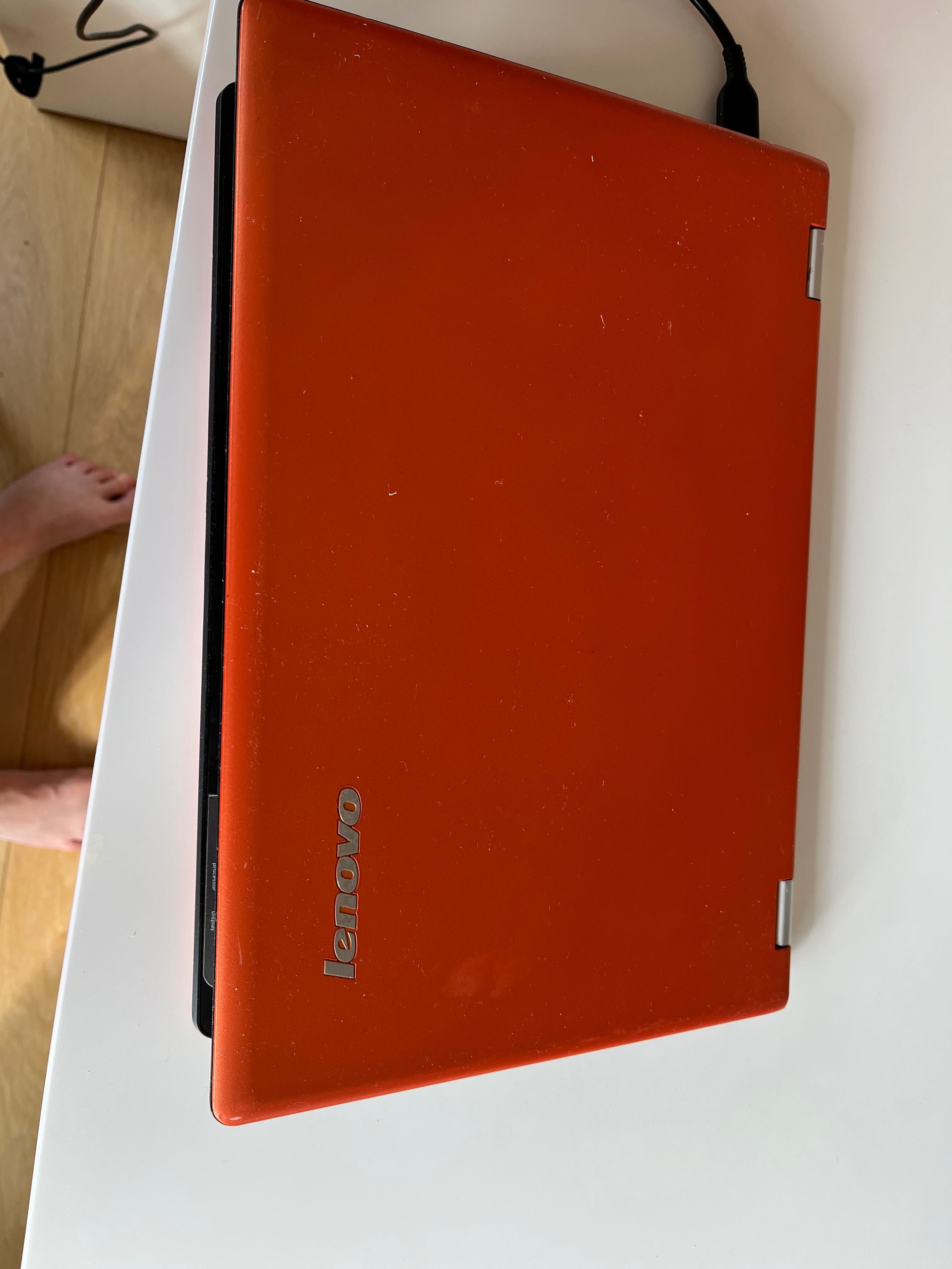 Laptop Lenovo Yoga 700 2w1