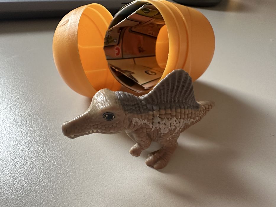 Natoos figurka dinozaur z Kinder Niespodzianki