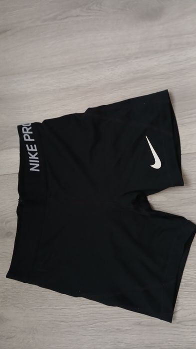 Спортивні шорти nike pro