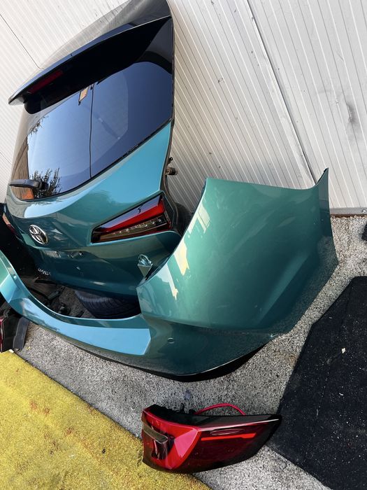 Zdeezak tyl Corolla E21 wersja GR, lift kolor M28