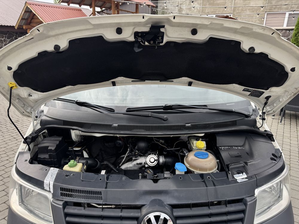 Volkswagen Transporter  2006р 8+1 пасажир  1.9 tdi