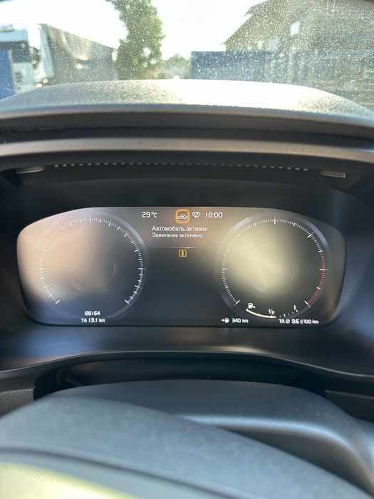 Вольво XC40 Volvo