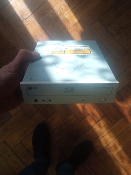 CD-ROM do kompa LG