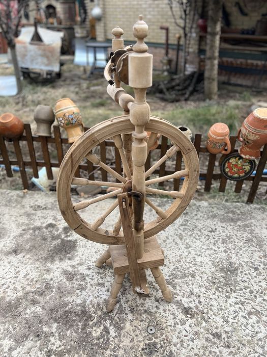 Редкая старинная прялка