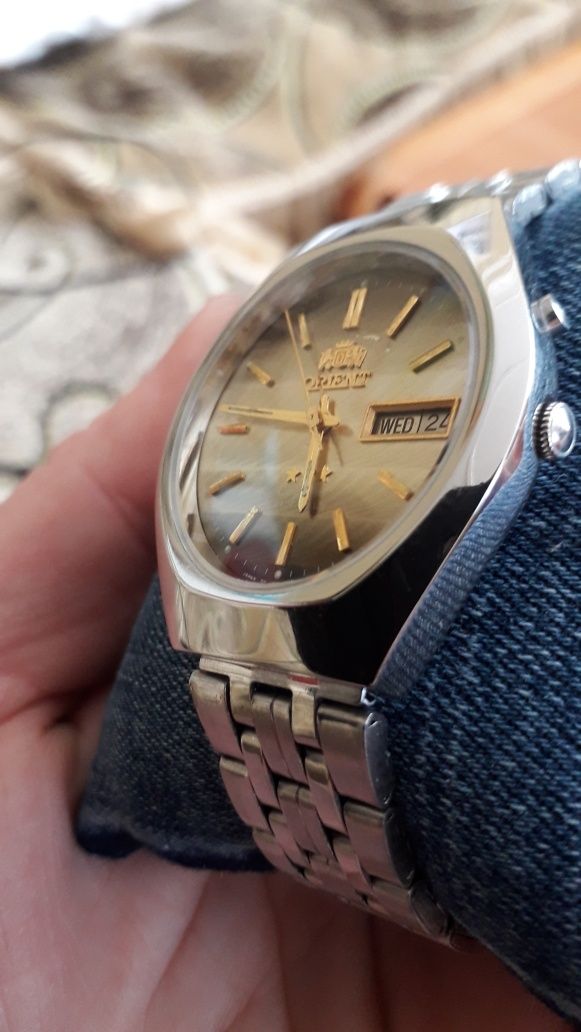 З колекції Orient Automatic 3 Star Cristal японський годинник часи