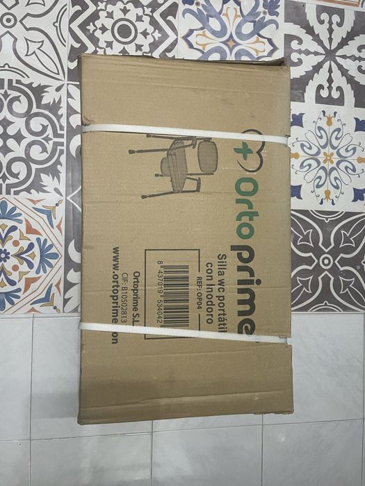 Cadeira de Banho Acolchoada com Sanita Portátil