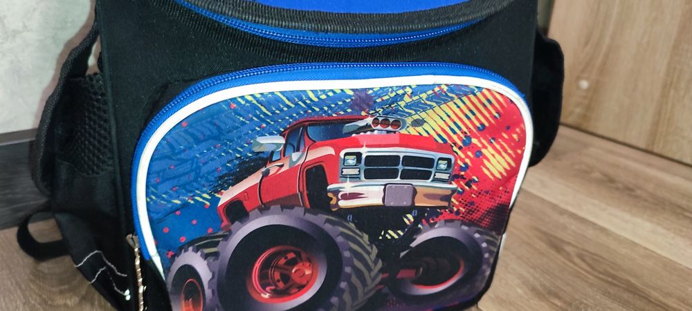 Продам смарт портфель для початкової школи для хлопчика