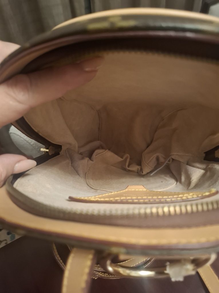 Mochila Louis Vuitton nova
