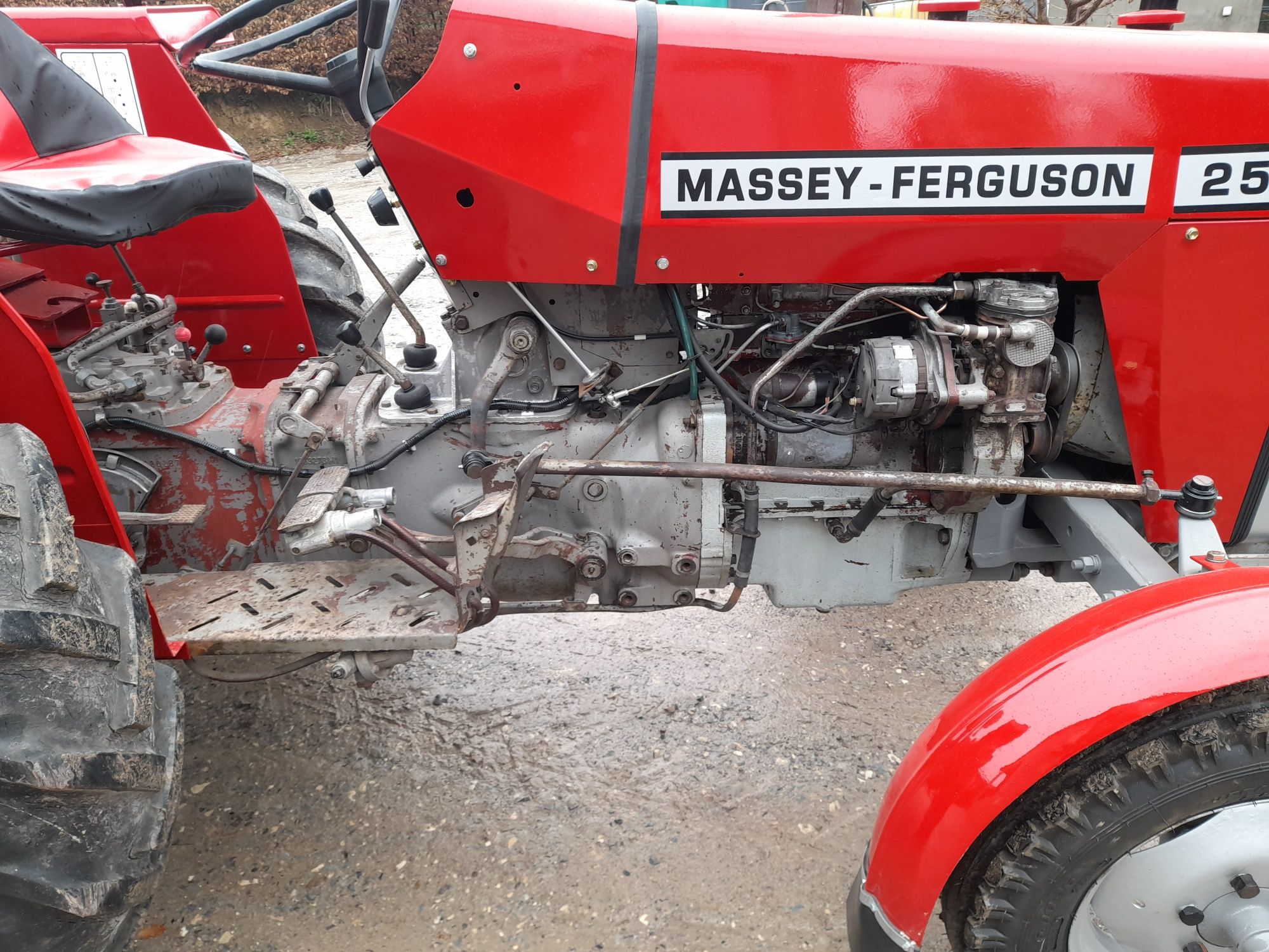 Massey ferguson  225