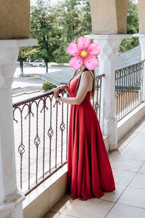 Вечірнє плаття червоне