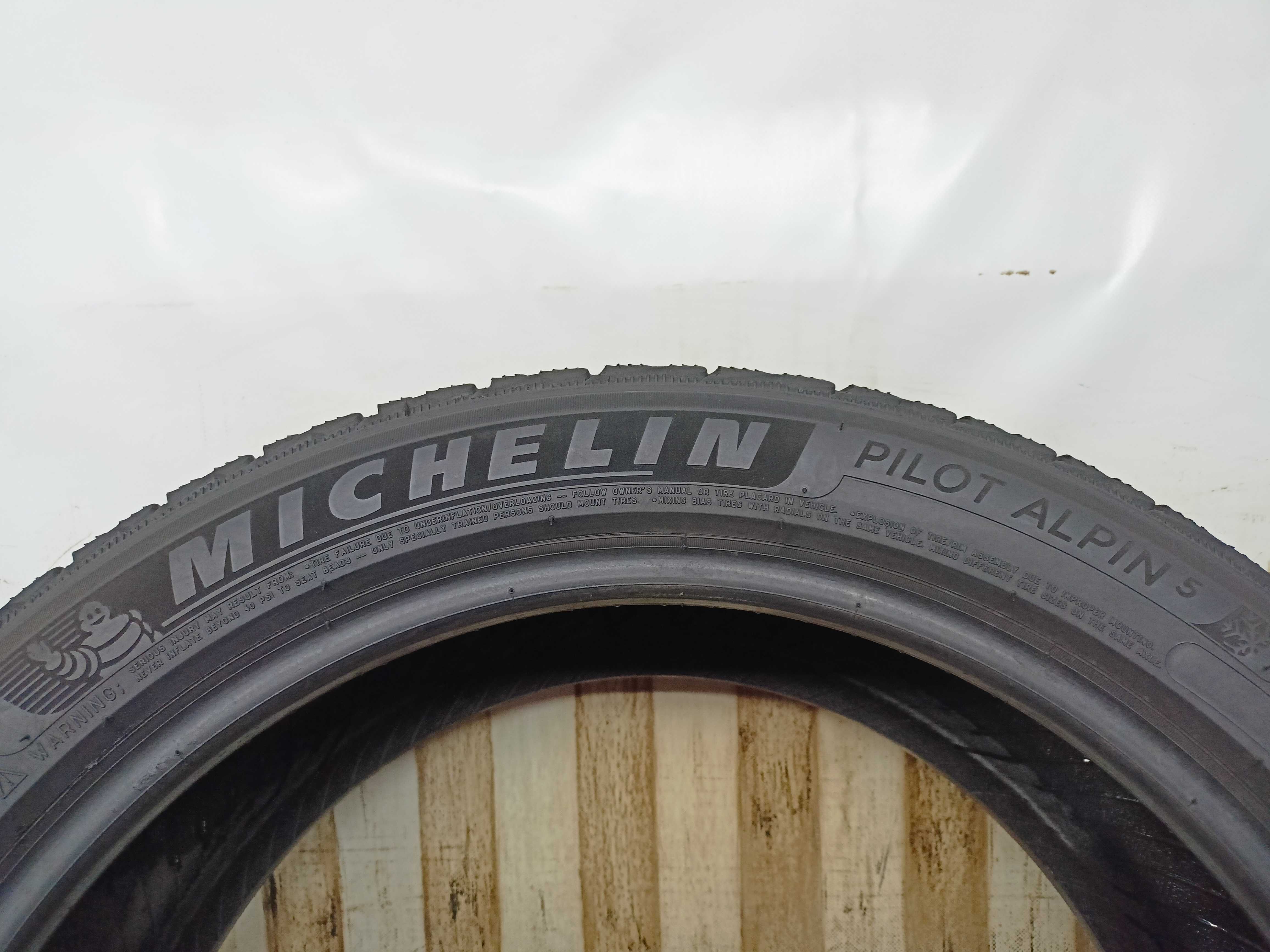 Michelin Alpin 5 245/45/19 2023r. 102V 5,9mm (163)